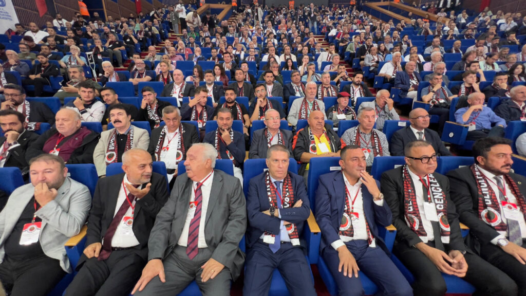 Gençlerbirliği’nde başkan Arda Çakmak güven tazeledi